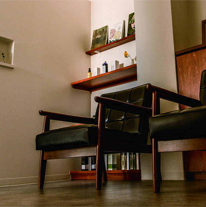 秋田市南通りの美容室サルーン（SALOON）